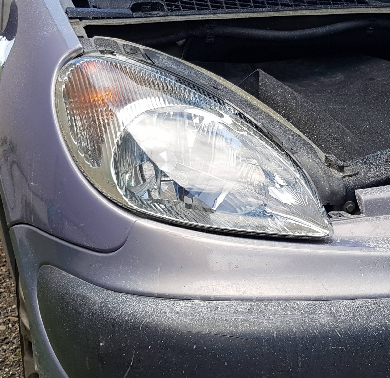 Remplacement des optiques de phare de voitures à Pessac