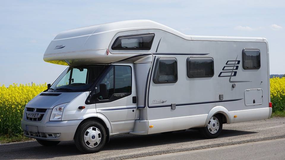Remplacement de pare-brise sur camping-car dans la région de Mérignac et ses alentours service a domicile 